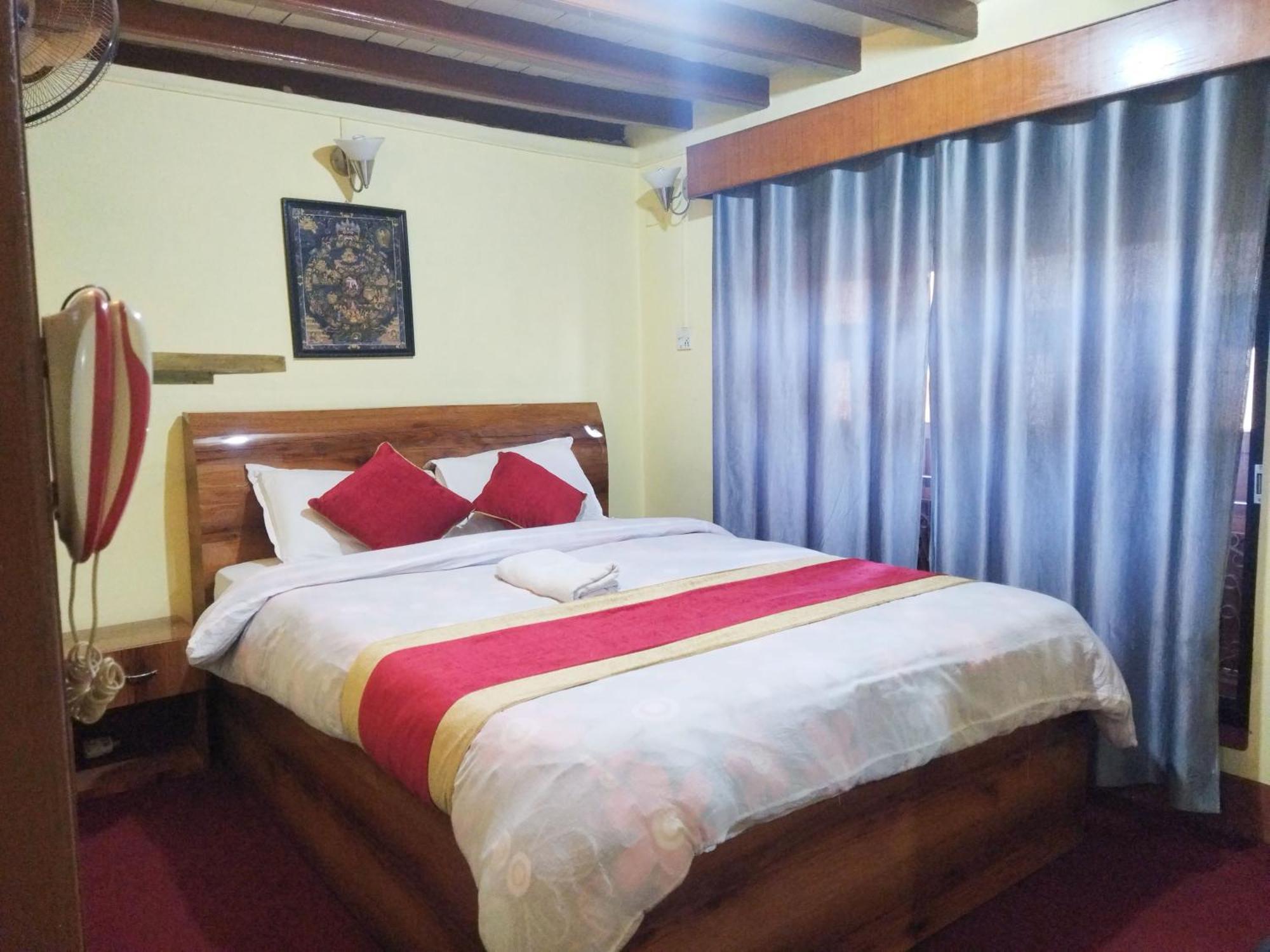Hotel Rupakot And Rooftop Restaurant Bhaktapur Exterior photo