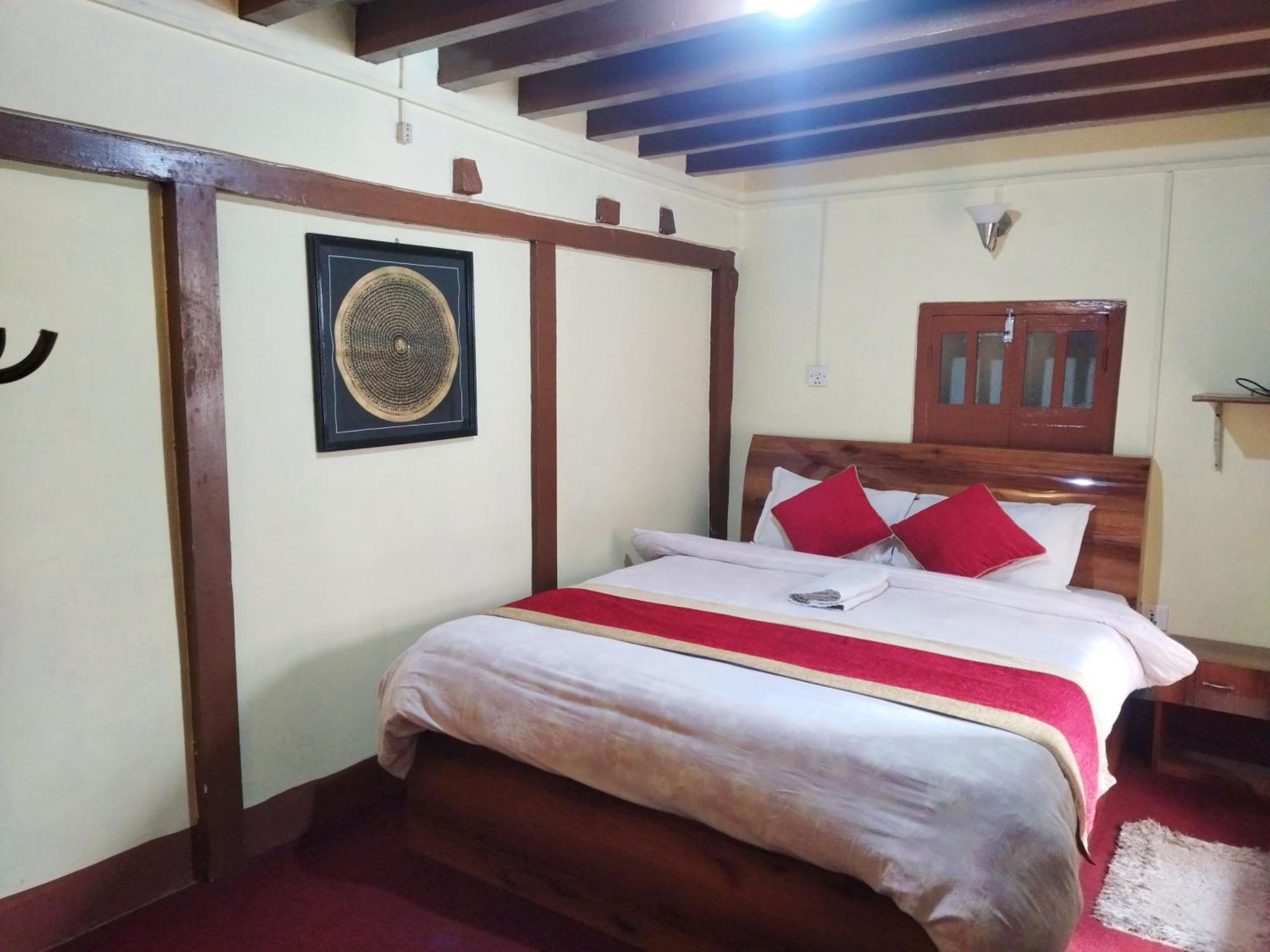 Hotel Rupakot And Rooftop Restaurant Bhaktapur Exterior photo